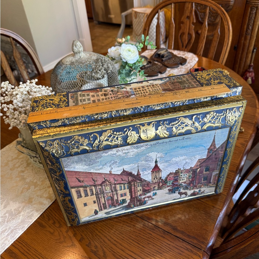 2 Large Vintage Decorative Castle Tins made in Germany - Picture 12 of 15